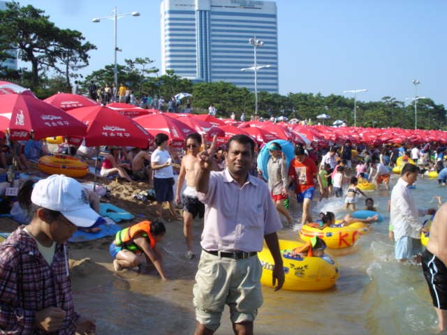 06년 해운대 백사장에서 - 아티클